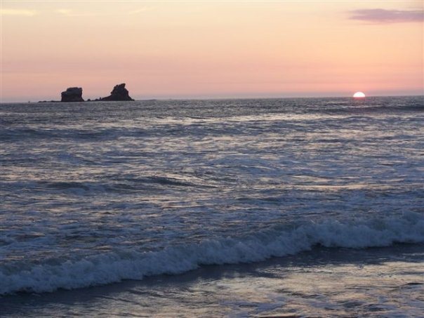 Awe inspiring sunset in Ayampe, a calm gorgeous beach. The Sun Route in the Coastal Region of Ecuador © Carmen Cristina Carpio Tobar