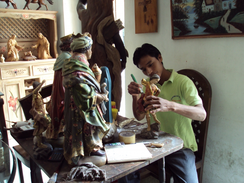 the-san-antonio-de-ibarra-woodcarving-experience