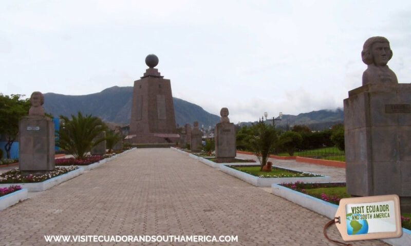 The monument to the Middle of the World in Quito by visitecuadorandsouthamerica© Cristina Pettersen Carpio Tobar (2)