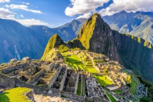 4-Day Lares Trek to Machu Picchu with Panoramic Train
