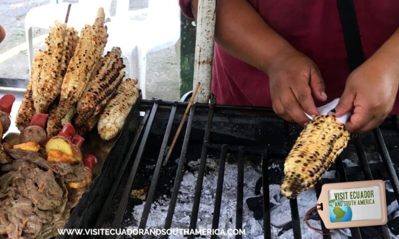 Ecuadorian Street Food choclos asados choclo con queso (1)