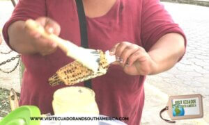 Ecuadorian Street Food choclos asados choclo con queso (1)