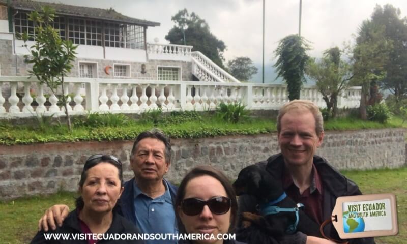 La rinconada de Rolando Vera What to eat Check our gastronomy option on the menu, to discover many of the traditional dishes, street food, and fruit available in Ecuador, to delight your palate with the flavors of the country.